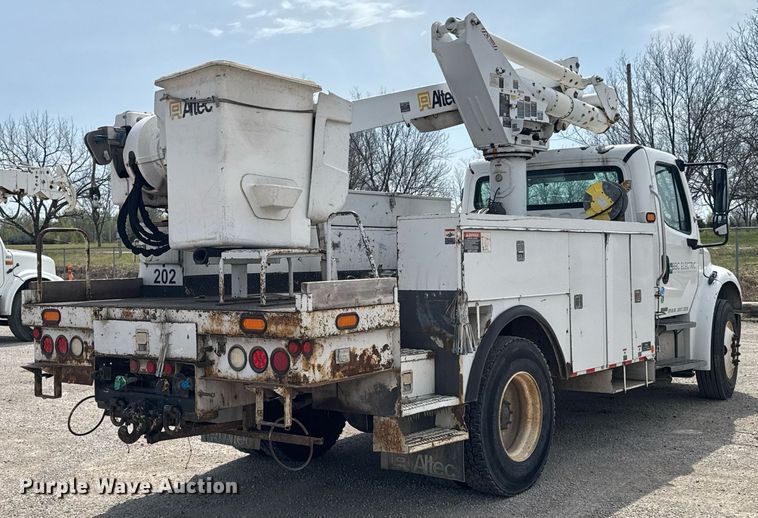 image for item DO0768 2007 Freightliner Business Class M2 bucket truck