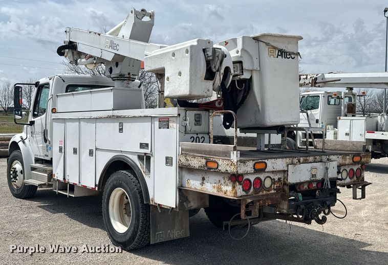 image for item DO0768 2007 Freightliner Business Class M2 bucket truck