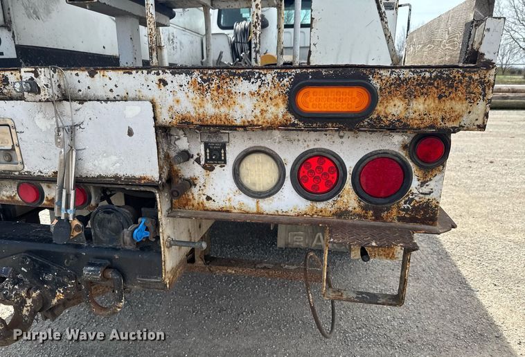 image for item DO0768 2007 Freightliner Business Class M2 bucket truck