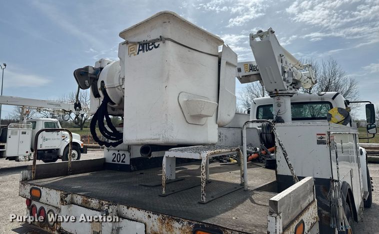 image for item DO0768 2007 Freightliner Business Class M2 bucket truck