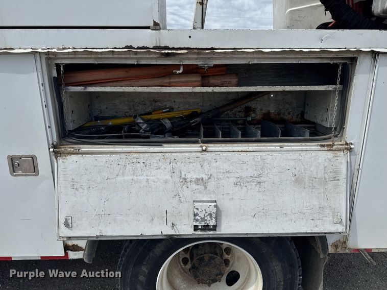 image for item DO0768 2007 Freightliner Business Class M2 bucket truck