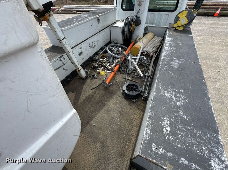 image for item DO0768 2007 Freightliner Business Class M2 bucket truck