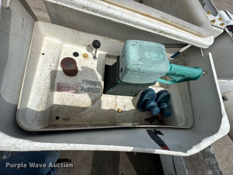 image for item DO0768 2007 Freightliner Business Class M2 bucket truck