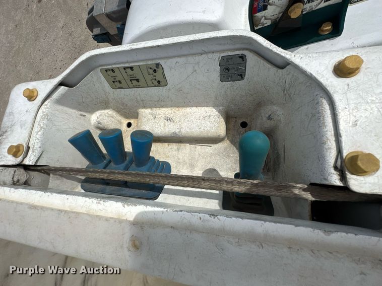 image for item DO0768 2007 Freightliner Business Class M2 bucket truck