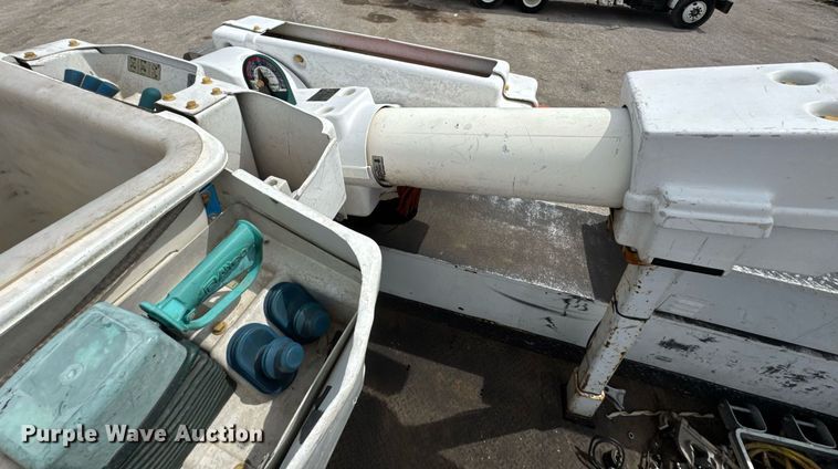 image for item DO0768 2007 Freightliner Business Class M2 bucket truck