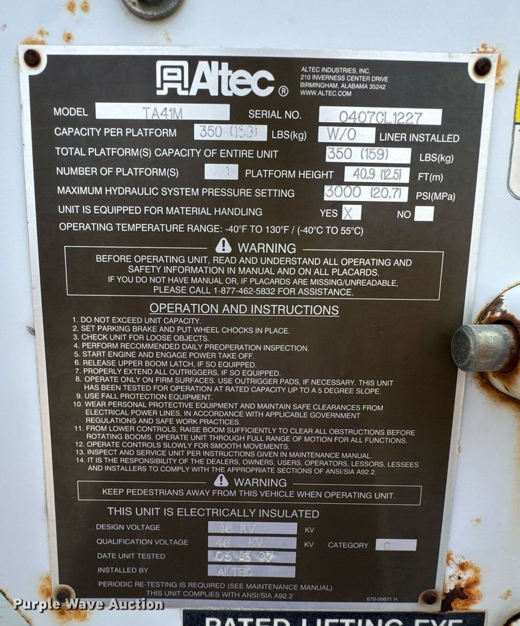 image for item DO0768 2007 Freightliner Business Class M2 bucket truck