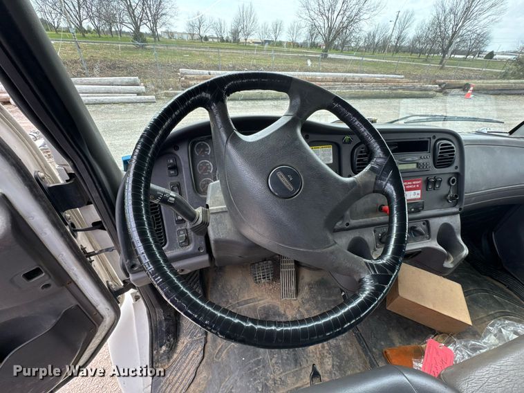 image for item DO0768 2007 Freightliner Business Class M2 bucket truck