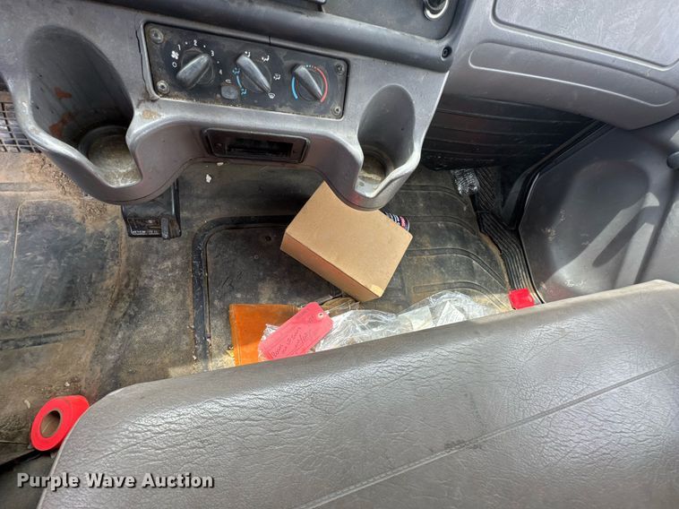 image for item DO0768 2007 Freightliner Business Class M2 bucket truck