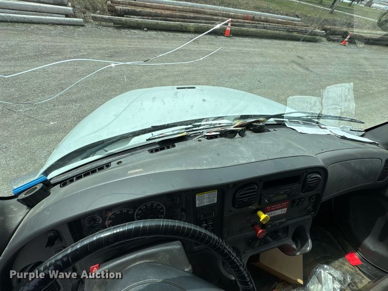 image for item DO0768 2007 Freightliner Business Class M2 bucket truck