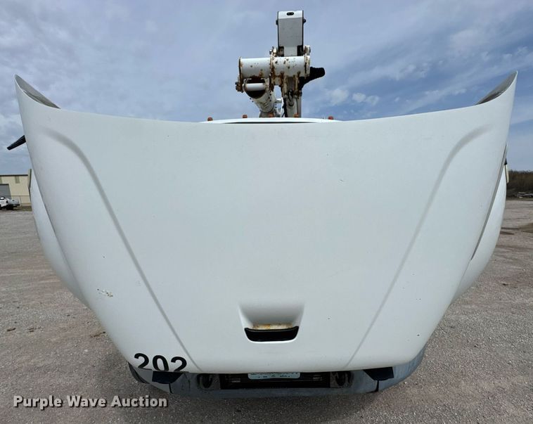 image for item DO0768 2007 Freightliner Business Class M2 bucket truck