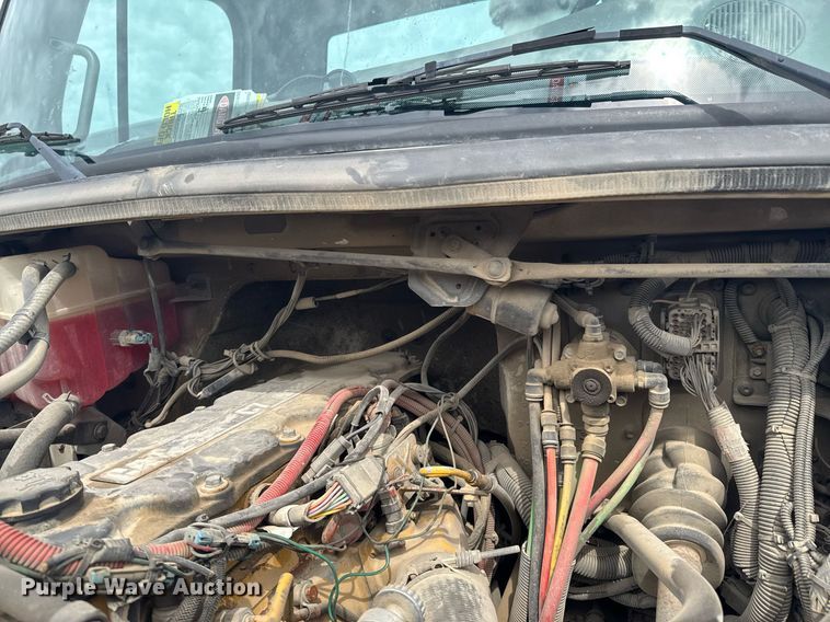 image for item DO0768 2007 Freightliner Business Class M2 bucket truck