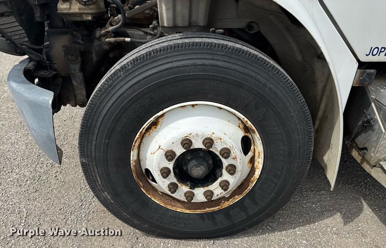 image for item DO0768 2007 Freightliner Business Class M2 bucket truck