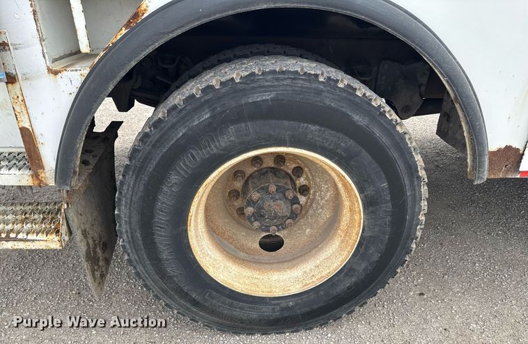 image for item DO0768 2007 Freightliner Business Class M2 bucket truck