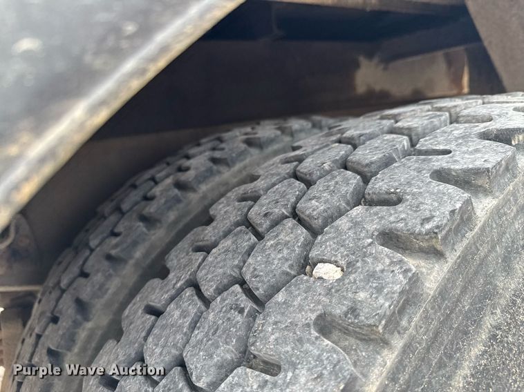 image for item DO0768 2007 Freightliner Business Class M2 bucket truck