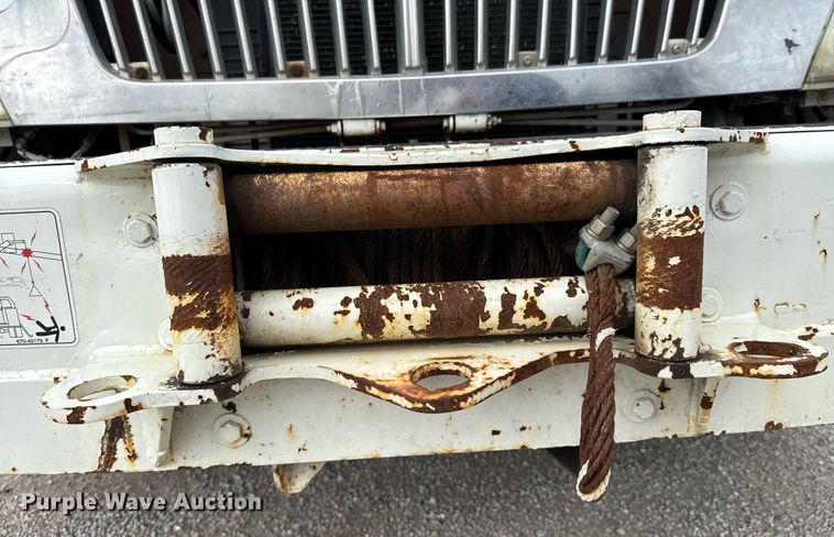 image for item DO0769 2005 International 4300 digger derrick truck