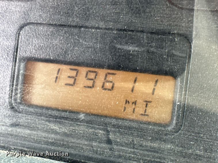 image for item DO0769 2005 International 4300 digger derrick truck