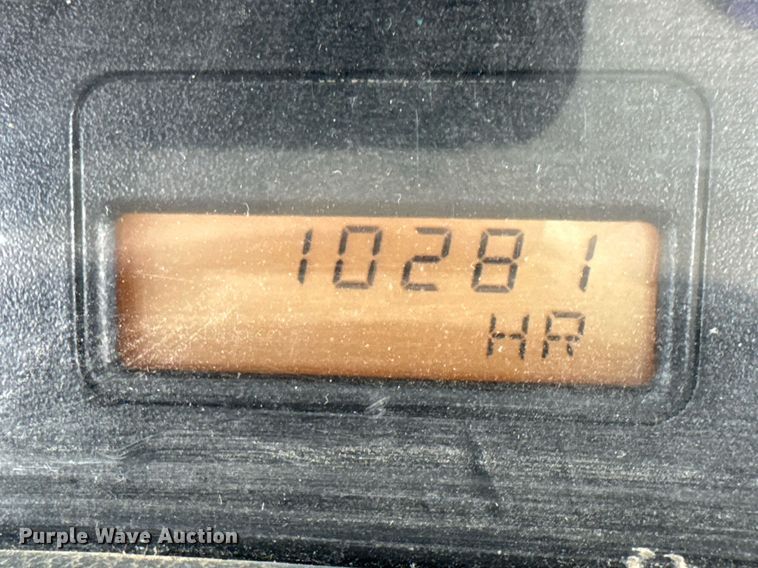 image for item DO0769 2005 International 4300 digger derrick truck