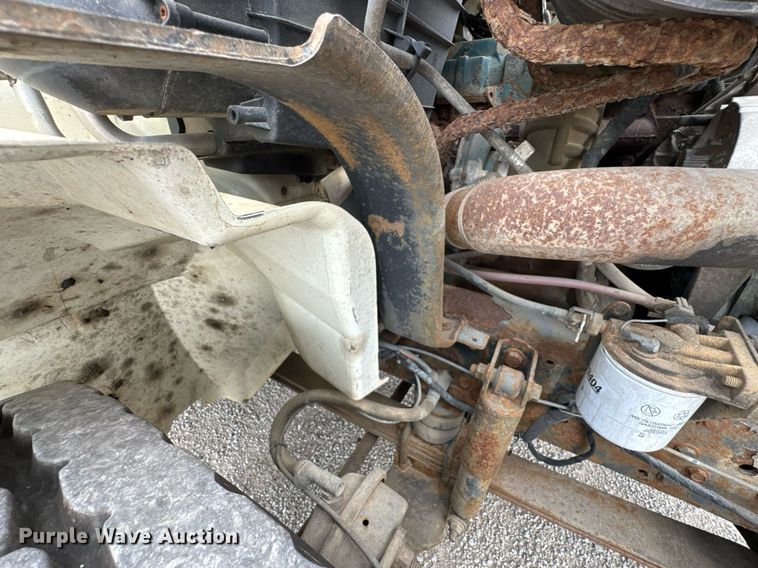 image for item DO0769 2005 International 4300 digger derrick truck