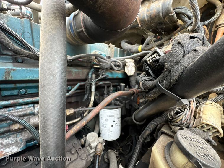 image for item DO0769 2005 International 4300 digger derrick truck