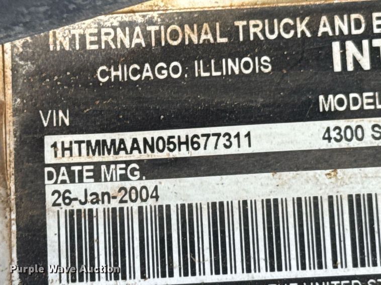 image for item DO0769 2005 International 4300 digger derrick truck