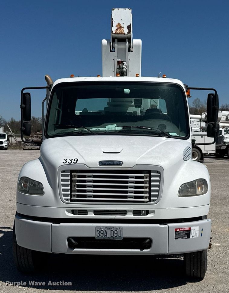 image for item DO0770 2009 Freightliner Business Class M2 bucket truck