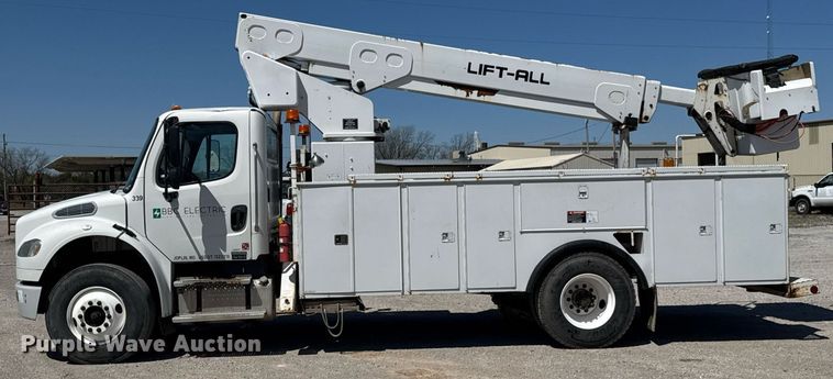 image for item DO0770 2009 Freightliner Business Class M2 bucket truck