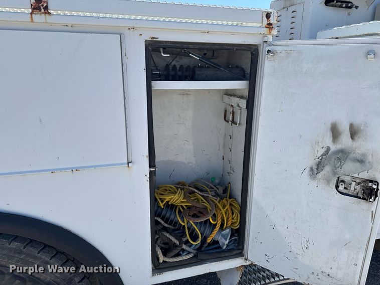 image for item DO0770 2009 Freightliner Business Class M2 bucket truck