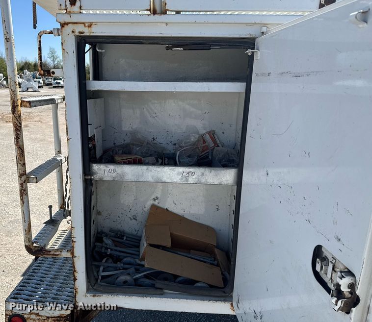 image for item DO0770 2009 Freightliner Business Class M2 bucket truck