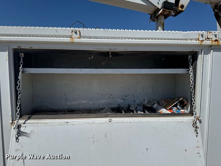 image for item DO0770 2009 Freightliner Business Class M2 bucket truck