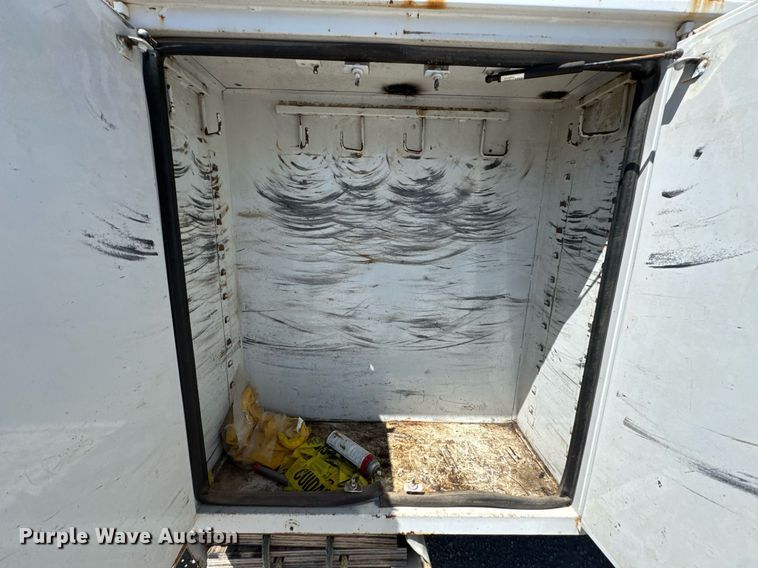 image for item DO0770 2009 Freightliner Business Class M2 bucket truck