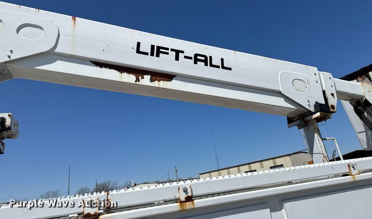 image for item DO0770 2009 Freightliner Business Class M2 bucket truck