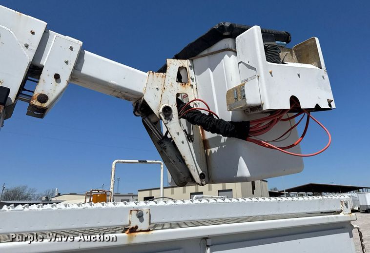 image for item DO0770 2009 Freightliner Business Class M2 bucket truck