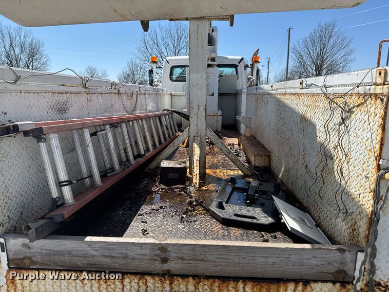 image for item DO0770 2009 Freightliner Business Class M2 bucket truck