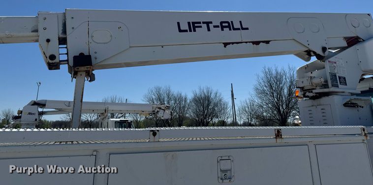 image for item DO0770 2009 Freightliner Business Class M2 bucket truck