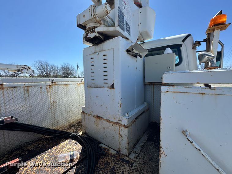 image for item DO0770 2009 Freightliner Business Class M2 bucket truck