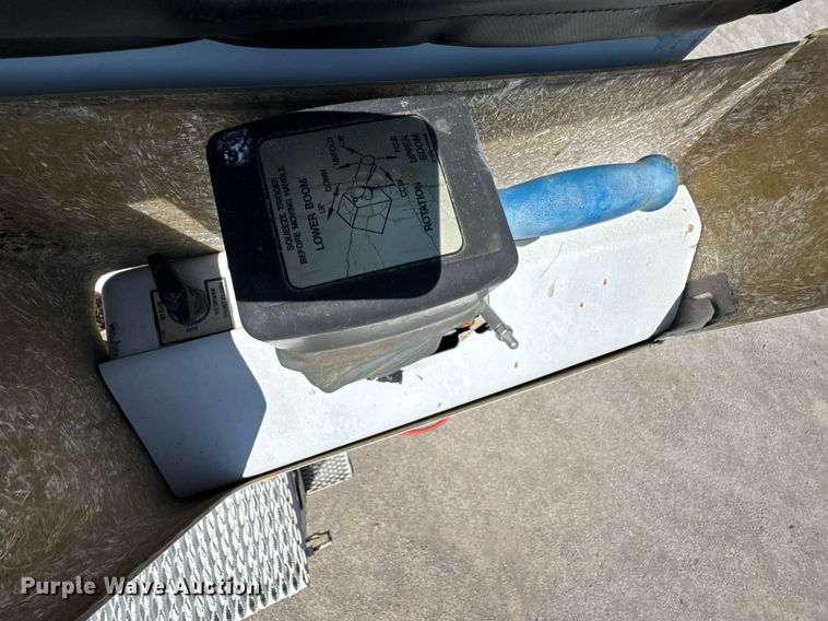 image for item DO0770 2009 Freightliner Business Class M2 bucket truck