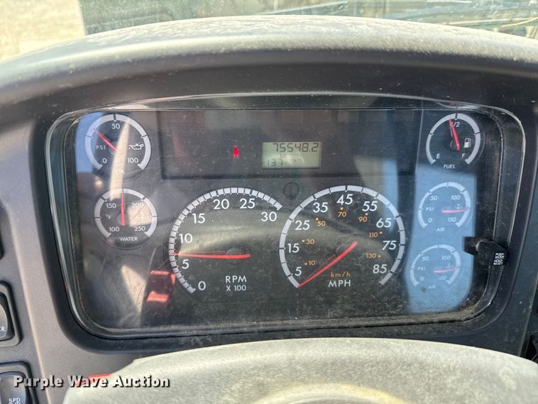 image for item DO0770 2009 Freightliner Business Class M2 bucket truck