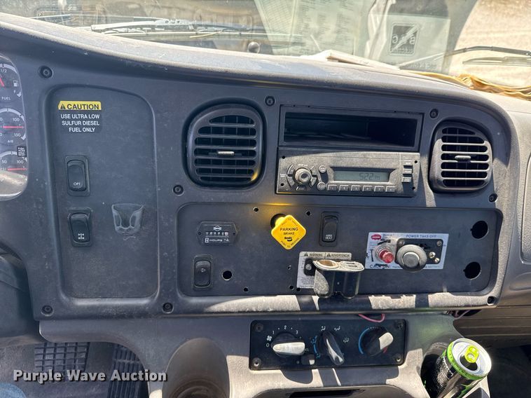 image for item DO0770 2009 Freightliner Business Class M2 bucket truck