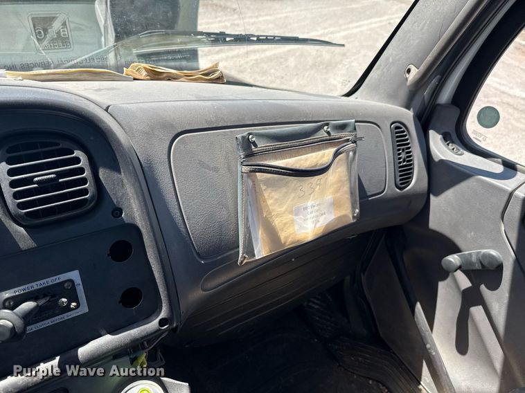 image for item DO0770 2009 Freightliner Business Class M2 bucket truck