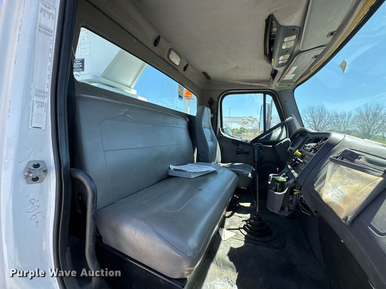 image for item DO0770 2009 Freightliner Business Class M2 bucket truck