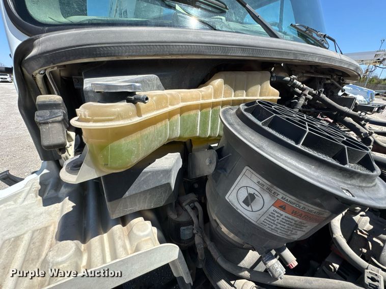 image for item DO0770 2009 Freightliner Business Class M2 bucket truck