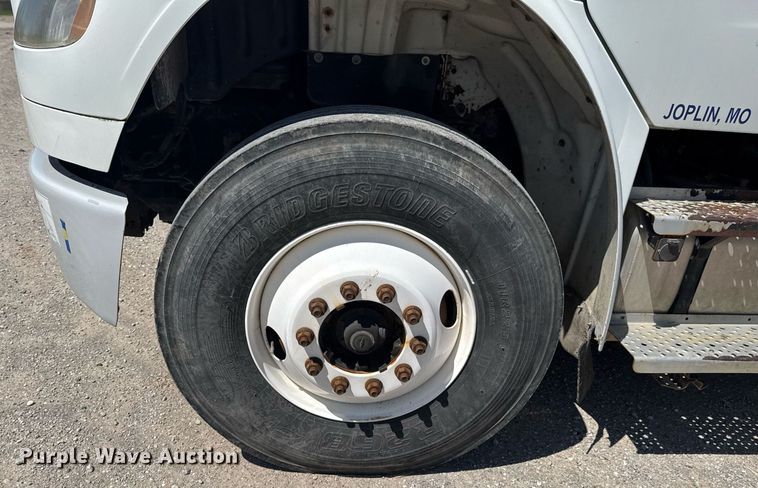 image for item DO0770 2009 Freightliner Business Class M2 bucket truck