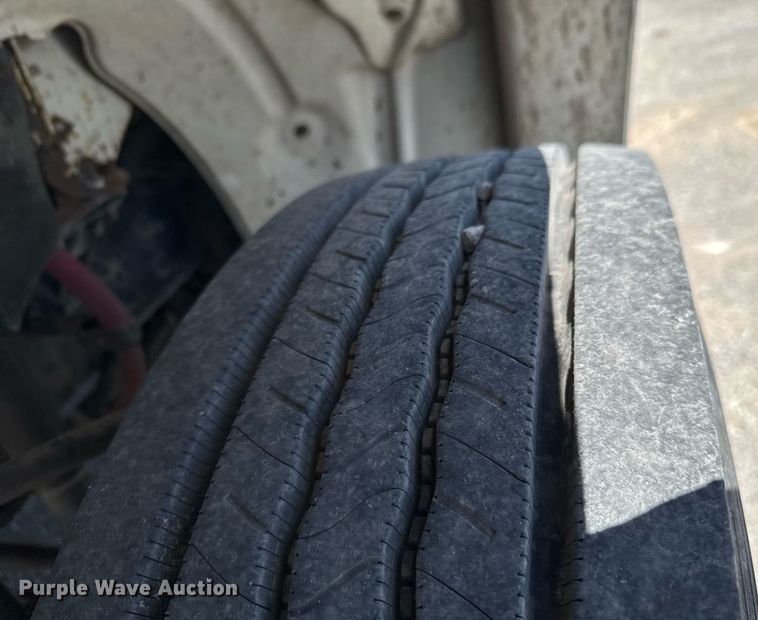 image for item DO0770 2009 Freightliner Business Class M2 bucket truck