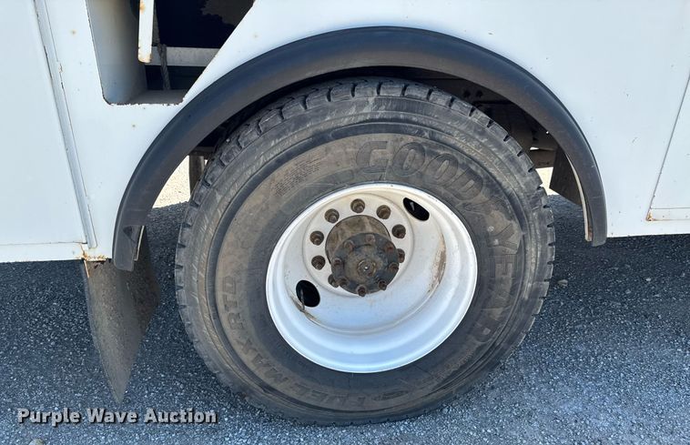 image for item DO0770 2009 Freightliner Business Class M2 bucket truck