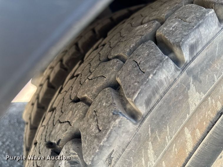 image for item DO0770 2009 Freightliner Business Class M2 bucket truck