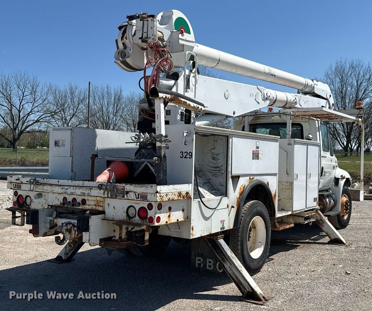 image for item DO0771 2008 International 4300 bucket truck