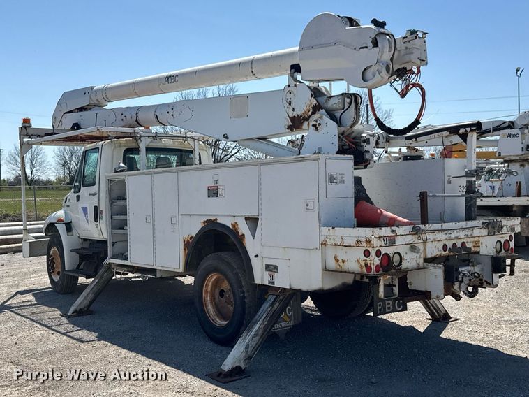 image for item DO0771 2008 International 4300 bucket truck