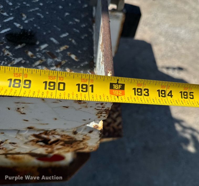 image for item DO0771 2008 International 4300 bucket truck