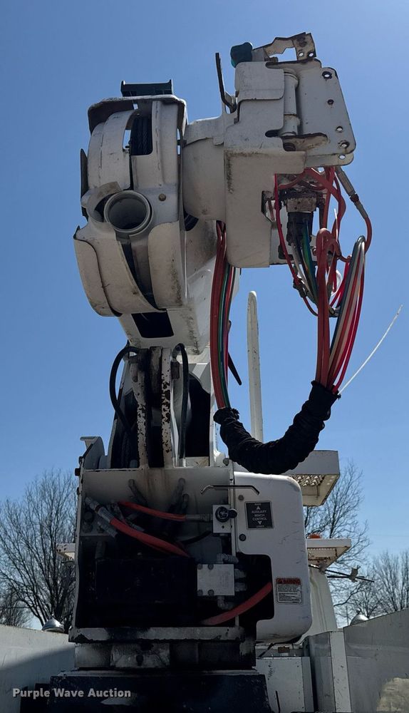 image for item DO0771 2008 International 4300 bucket truck