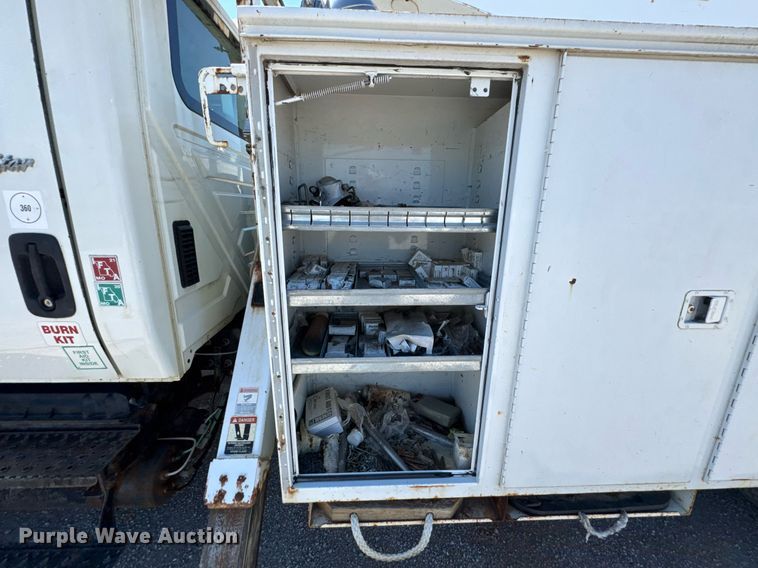 image for item DO0771 2008 International 4300 bucket truck